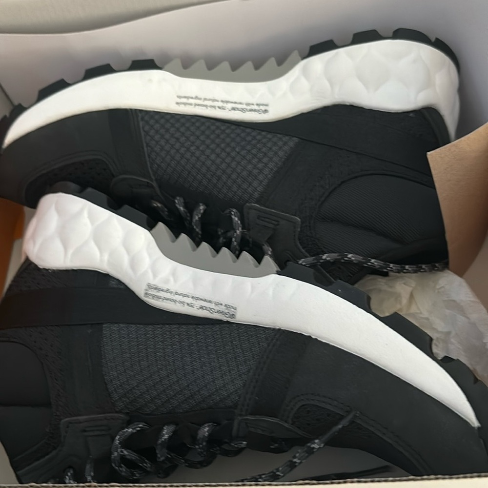 timberland shoes great for sports  SUPER CHEAP women’s size 7 brand new